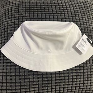NWT lululemon Both Ways Bucket Hat in White/Cheetah Camo Antique White Multi
